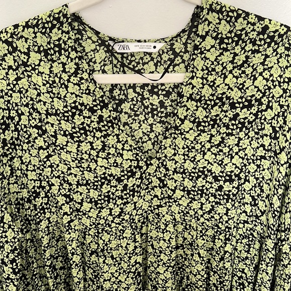 Zara short flower dress, long sleeve - Picture 2 of 2
